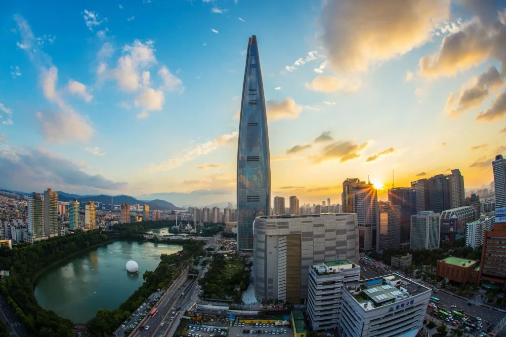 Foto da cidade de Seul com a Lotte Tower. Arranha céu de 555 metros e 123 andares.