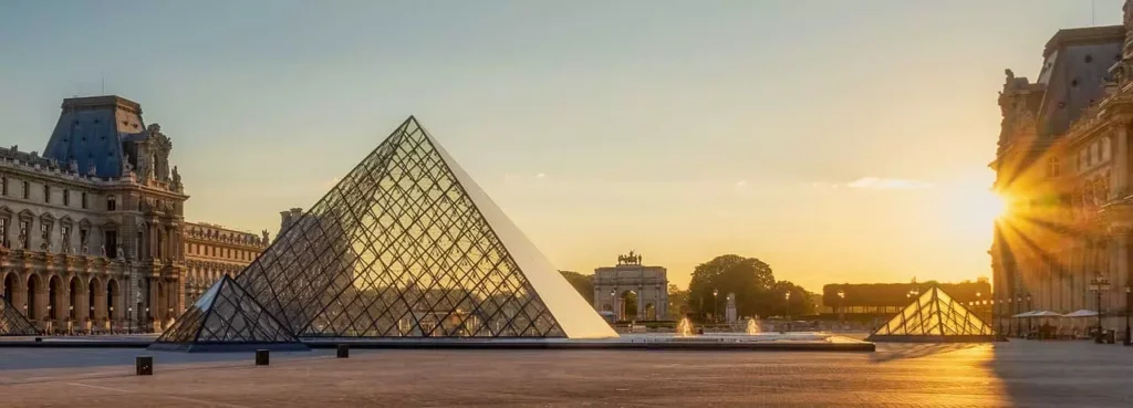 Museu do Louvre, importantíssimo ponto turístico de Paris
