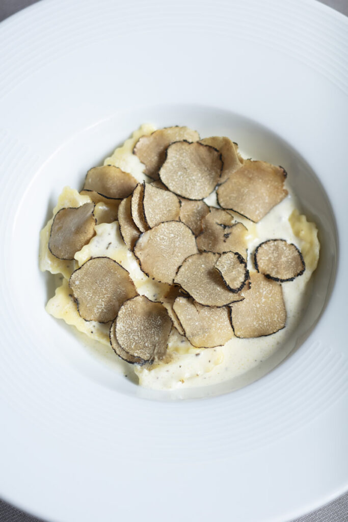 Restaurante em Paris La Maison de la Truffe Paris - o que comer em Paris - Assegurados